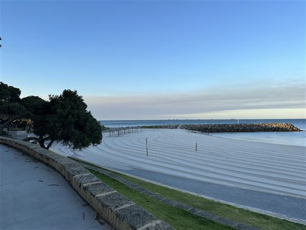 Cottesloe Beach - Cottesloe Beach in the Morning (7/12/2022 - Credits: Crystal Munitich McCallum)