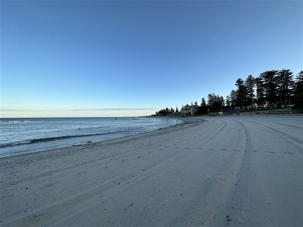 Cottesloe Beach - Cottesloe Beach in the Morning (7/12/2022 - Credits: Crystal Munitich McCallum)