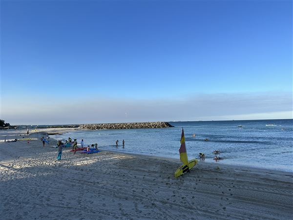 Cottesloe Beach - Cottesloe Beach in the Morning (7/12/2022 - Credits: Crystal Munitich McCallum)