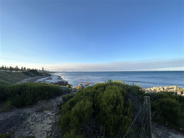 Cottesloe Beach - Footpaths and Sundials (7/12/2022 - Credits: Crystal Munitich McCallum)