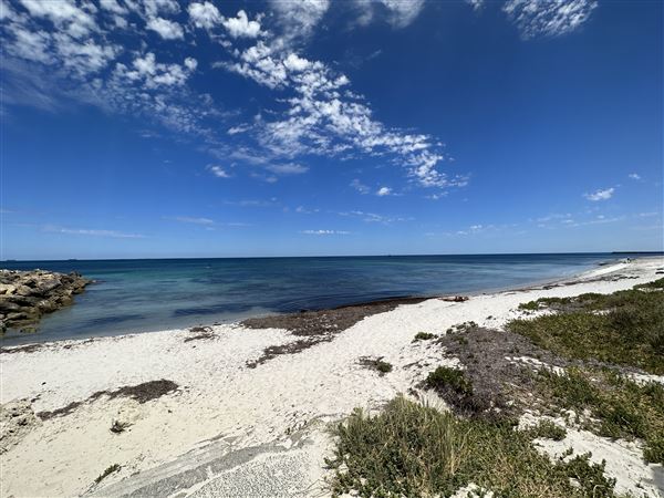 Dutch Inn Beach - Groyne & Footpath (7/12/2022 - Credits: Crystal Munitich McCallum)
