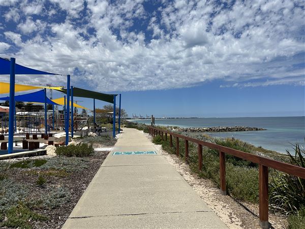 Dutch Inn Beach - Groyne & Footpath (7/12/2022 - Credits: Crystal Munitich McCallum)