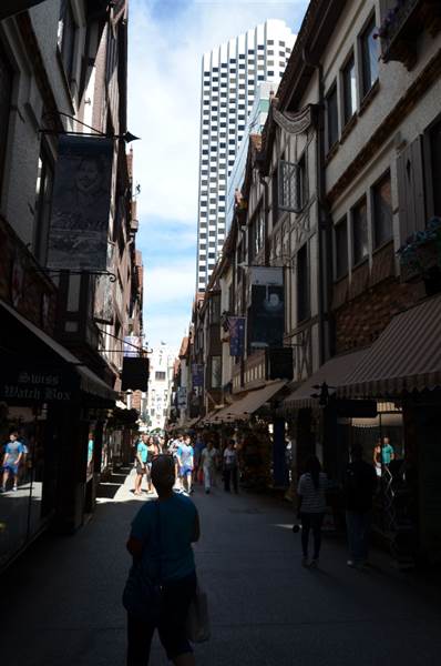 London Court Perth (24/03/2015)