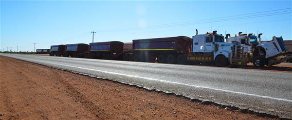 Port Hedland - Road heading south (3/10/2016 - Credits: Chris Veerhuis)