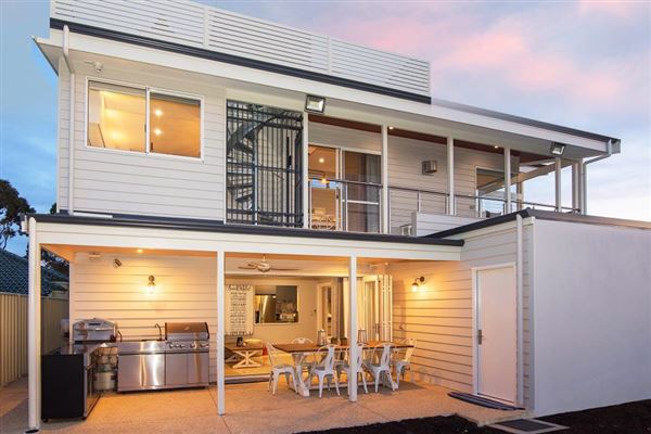 Busselton Beach House (12/04/2018 - Credits: Peter Hughes Photography - Busselton WA)