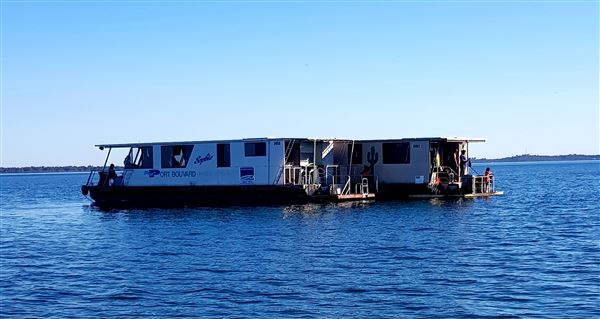 Murray River and Peel-Harvey Estuary - Houseboats on the estuary (21/05/2018 - Credits: Susan Allan)