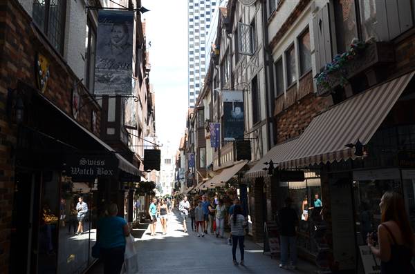 London Court Perth (24/03/2015)