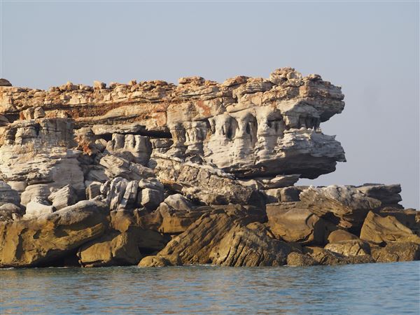 Bigge Island (1/09/2020 - Credits: Google Search. Images may be subject to Copyright)