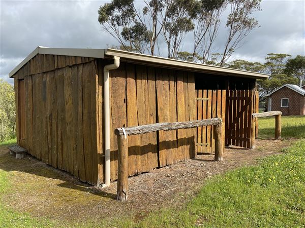 Arthur River - Historical Buildings - The Arthur historical buildings - old Mt Pleasant Inn Kitchen, and stables (16/09/2020 - Credits: Kerryn Chia)