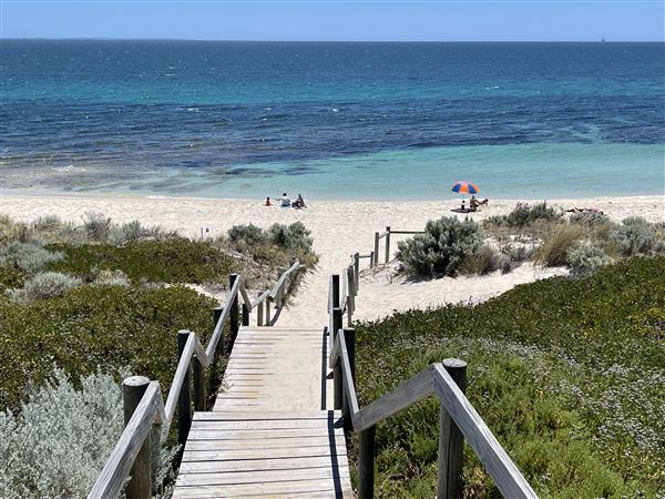 Cottesloe Beach (29/11/2022 - Credits: Crystal Munitich McCallum)