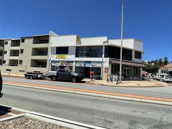 Cottesloe Streets (29/11/2022 - Credits: Crystal Munitich McCallum)
