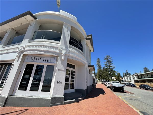 Cottesloe Streets (29/11/2022 - Credits: Crystal Munitich McCallum)