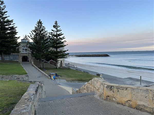 Cottesloe Beach - Cottesloe Beach in the Morning (7/12/2022 - Credits: Crystal Munitich McCallum)