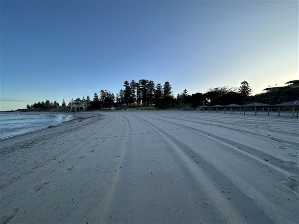 Cottesloe Beach - Cottesloe Beach in the Morning (7/12/2022 - Credits: Crystal Munitich McCallum)
