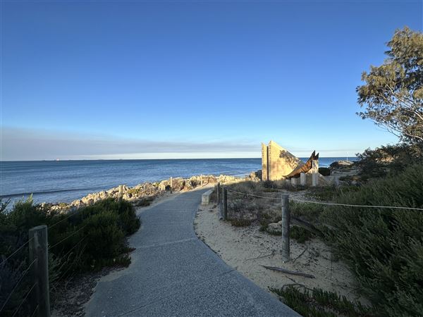 Cottesloe Beach - Footpaths and Sundials (7/12/2022 - Credits: Crystal Munitich McCallum)