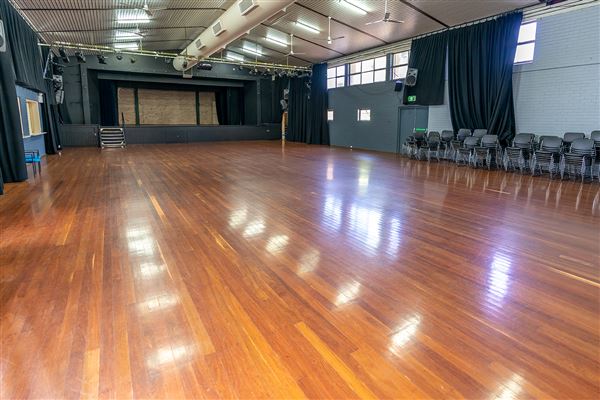 Pinjarra Civic Centre - Pinjarra Civic Centre main hall, includes stage (8/06/2020)