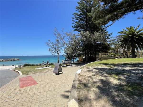 Cottesloe Beach (29/11/2022 - Credits: Crystal Munitich McCallum)