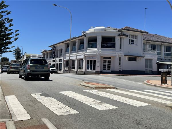 Cottesloe Streets (29/11/2022 - Credits: Crystal Munitich McCallum)