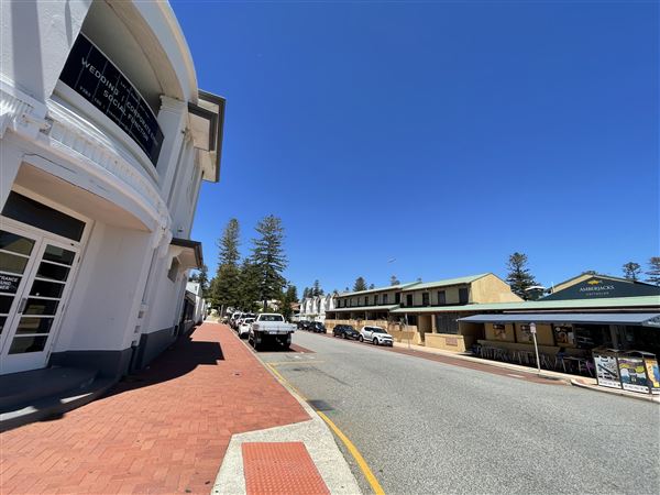Cottesloe Streets (29/11/2022 - Credits: Crystal Munitich McCallum)