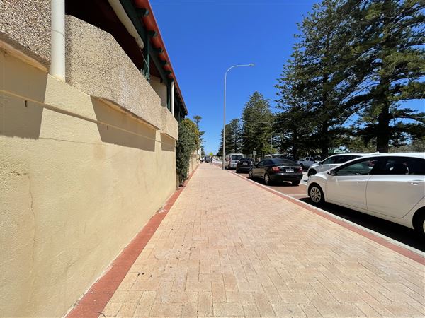 Cottesloe Streets (29/11/2022 - Credits: Crystal Munitich McCallum)