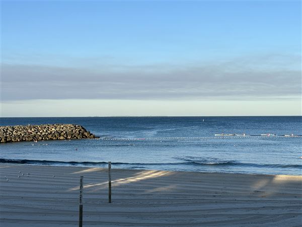 Cottesloe Beach - Cottesloe Beach in the Morning (7/12/2022 - Credits: Crystal Munitich McCallum)