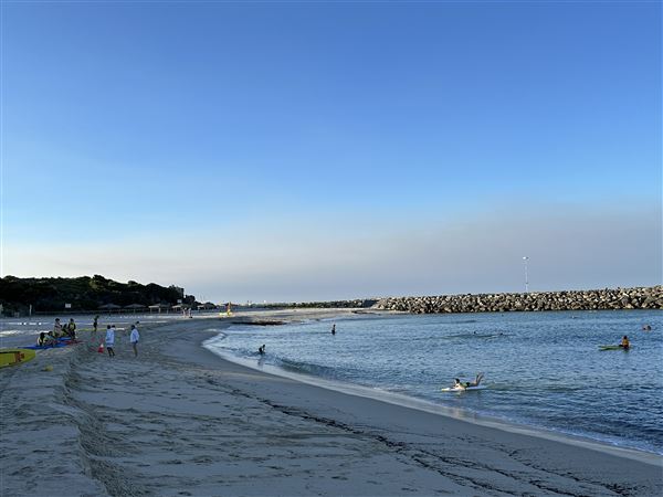 Cottesloe Beach - Cottesloe Beach in the Morning (7/12/2022 - Credits: Crystal Munitich McCallum)