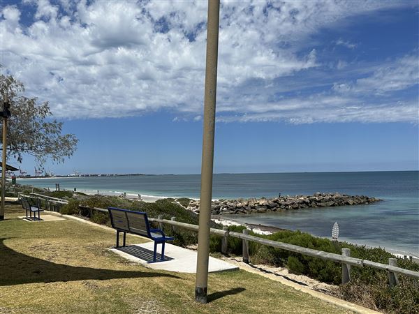 Dutch Inn Beach - Groyne & Footpath (7/12/2022 - Credits: Crystal Munitich McCallum)