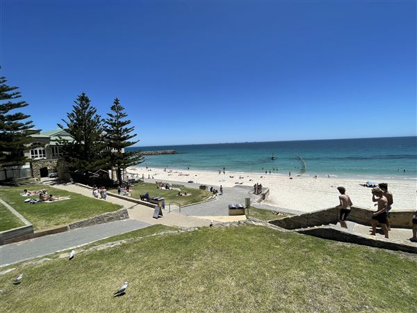 Cottesloe Beach (29/11/2022 - Credits: Crystal Munitich McCallum)