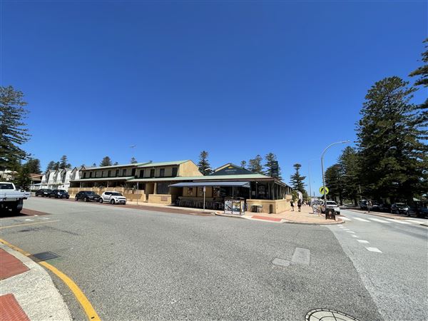 Cottesloe Streets (29/11/2022 - Credits: Crystal Munitich McCallum)