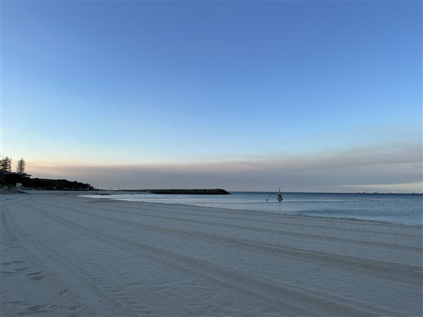 Cottesloe Beach - Cottesloe Beach in the Morning (7/12/2022 - Credits: Crystal Munitich McCallum)