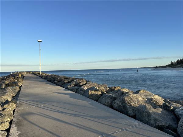 Cottesloe Beach - Cottesloe Beach in the Morning (7/12/2022 - Credits: Crystal Munitich McCallum)