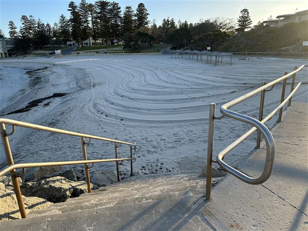 Cottesloe Beach - Cottesloe Beach in the Morning (7/12/2022 - Credits: Crystal Munitich McCallum)