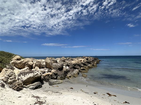 Dutch Inn Beach - Groyne & Footpath (7/12/2022 - Credits: Crystal Munitich McCallum)