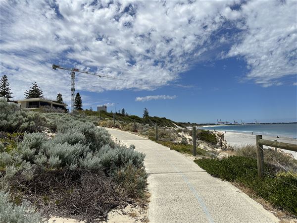 Dutch Inn Beach - Groyne & Footpath (7/12/2022 - Credits: Crystal Munitich McCallum)