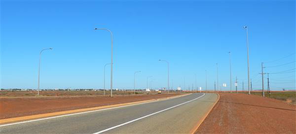 Port Hedland - Road heading south (3/10/2016 - Credits: Chris Veerhuis)