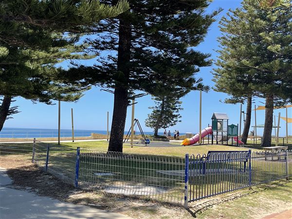 Cottesloe Beach (29/11/2022 - Credits: Crystal Munitich McCallum)