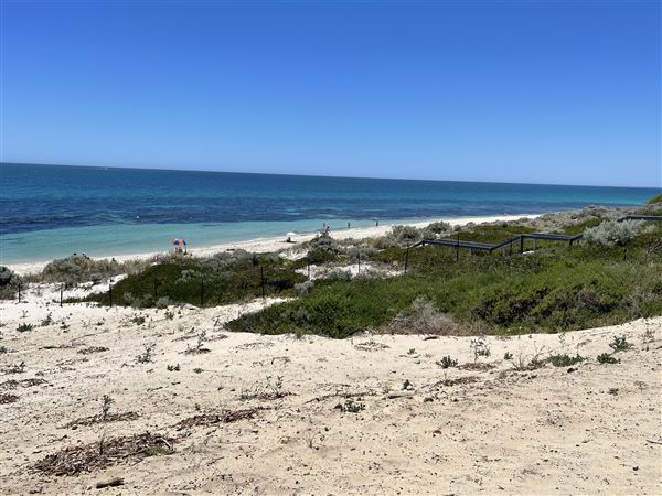 Cottesloe Beach (29/11/2022 - Credits: Crystal Munitich McCallum)