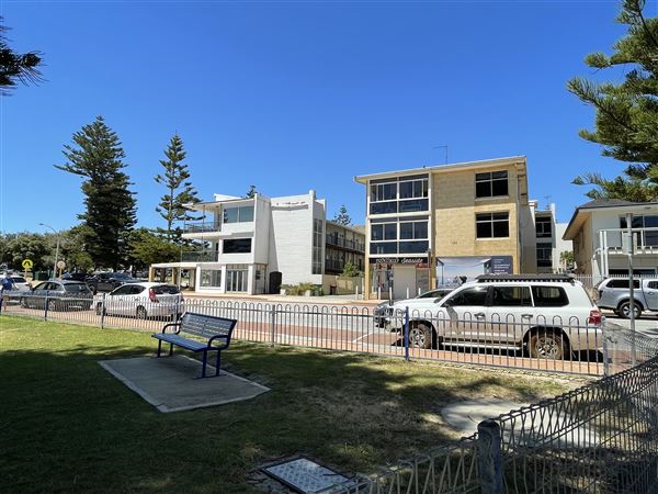 Cottesloe Streets (29/11/2022 - Credits: Crystal Munitich McCallum)