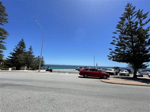 Cottesloe Streets (29/11/2022 - Credits: Crystal Munitich McCallum)