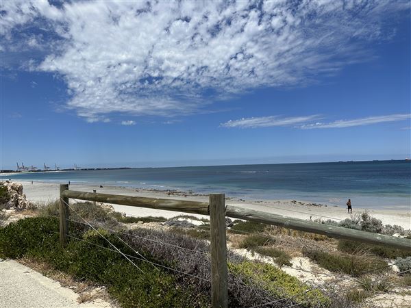 Dutch Inn Beach - Groyne & Footpath (7/12/2022 - Credits: Crystal Munitich McCallum)