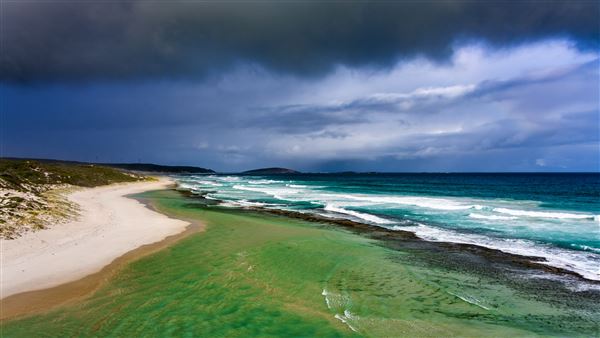 11 Mile Beach (12/05/2021 - Credits: Ian Brodie)