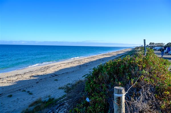 Floreat Beach (3/06/2025 - Credits: Xander Kabat)